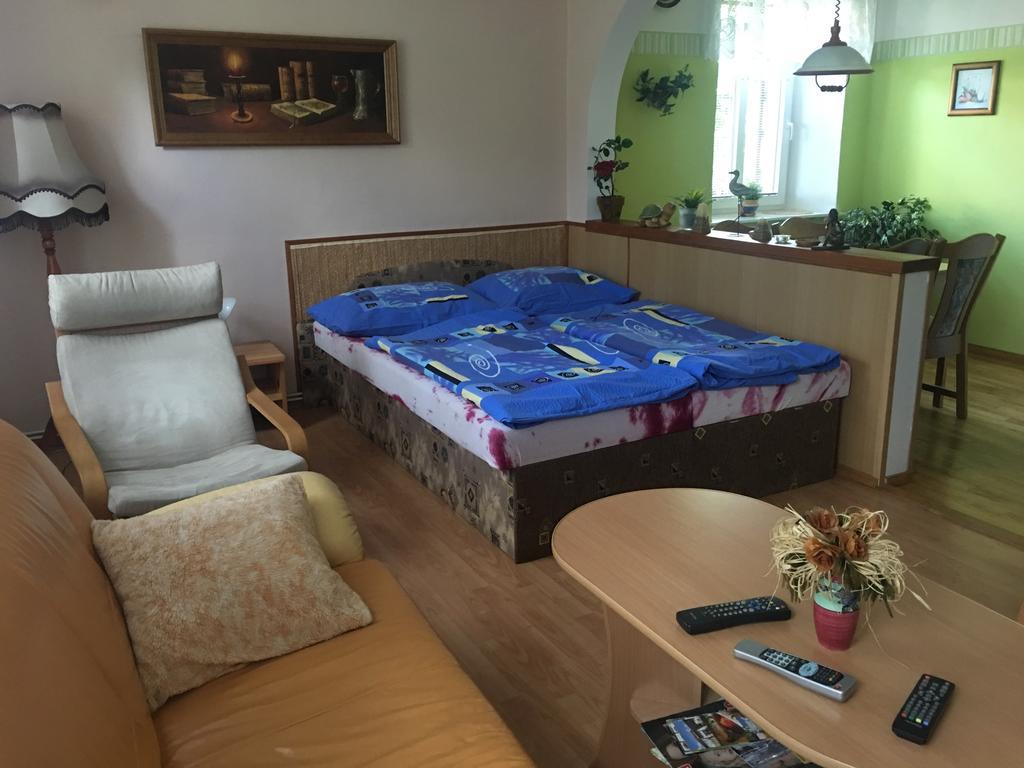 U Evy Jarosove Apartman Desná Kültér fotó
